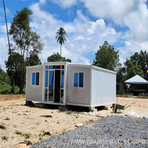 Light weight prefabriated House